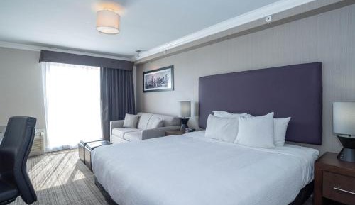 Grand Room, 1 King Bed