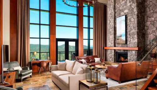 One-Bedroom Presidential Suite with Golf View