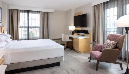 King Room with City View - High Floor