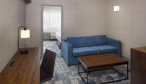 1 Bedroom Suite, 1 King, Sofa bed, High floor
