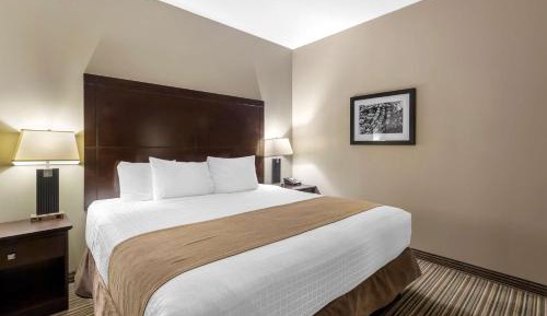 King Room with Kitchenette and Sofa-Bed - Non-Smoking