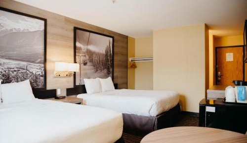 Queen Room with Two Queen Beds - Non-Smoking