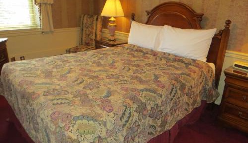 Queen Room