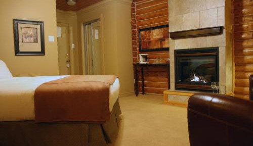 Queen Room with Mountain View