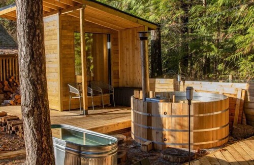 Woodfibre Cabin | Paradise Valley scandinavian spa retreat