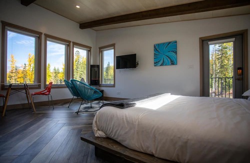 Fernie Bed & Breakfast | Blackstone B&B