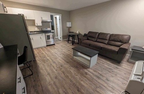 Creston Hotel | Creston Hotel