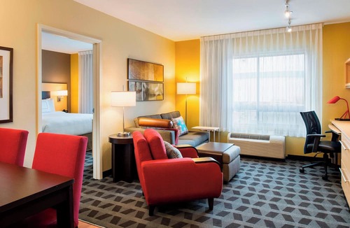 Red Deer Hotel | Towneplace Suites by Marriott Red Deer
