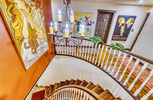 Knight Hotel | Neocolonial Nouveau Kensington Vacation Home