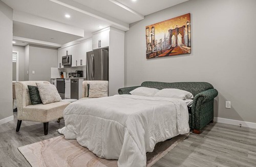 Calgary Apartment | 2 Bedrom 3 Beds Suite