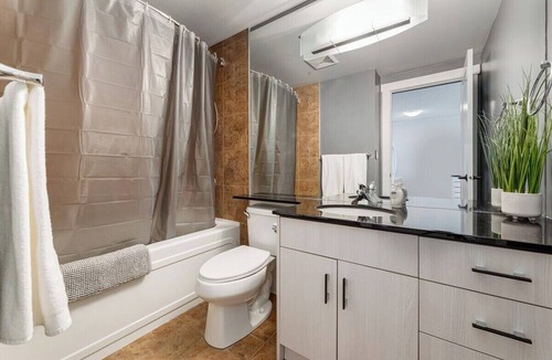 Haysboro Apartment | Tangerine, 1 BR + Den with all the Necessities!