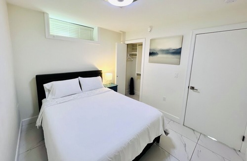 Renfrew-Collingwood Apartment | Rupert House