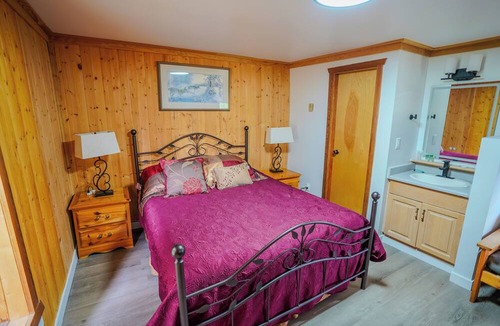 Clearwater Hotel | Helmcken Falls Lodge