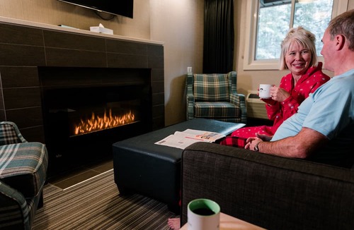 Lake Louise Hotel | Mountaineer Lodge
