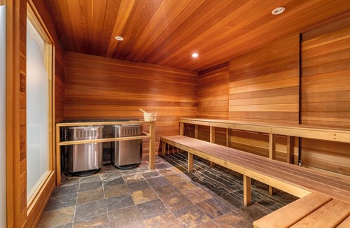 Revelstoke Hotel | Regent Hotel