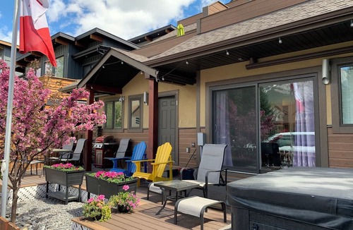 Teepee Town Condo | P1 - Private Hot Tub - 3 Bedroom Home - Mountain View