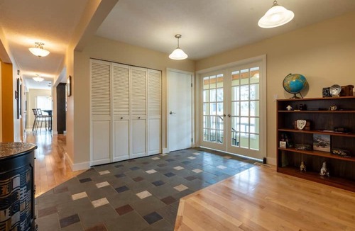 Windermere House | LUXURIOUS 5,500 sqft Home: 5 Br/5 Ba | PRIVATE Pool & Hot Tub | STEPS to Beach