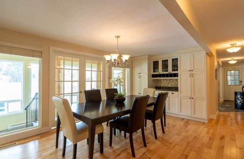 Windermere House | LUXURIOUS 5,500 sqft Home: 5 Br/5 Ba | PRIVATE Pool & Hot Tub | STEPS to Beach