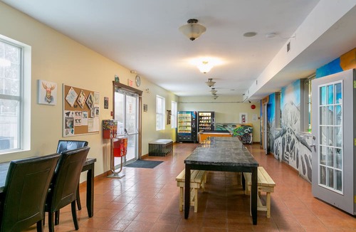 Downtown Kelowna Hostel | HI Kelowna Hostel