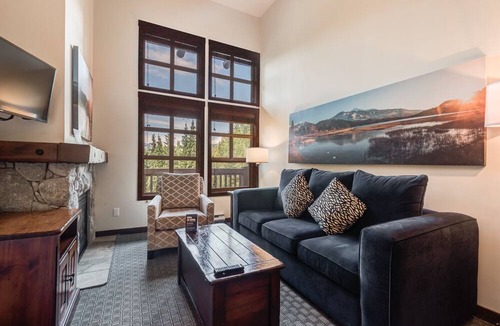 Upper Village Hotel | Blackcomb Springs Suites by CLIQUE