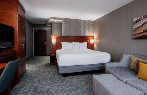 West Edmonton Hotel | Courtyard by Marriott Edmonton West