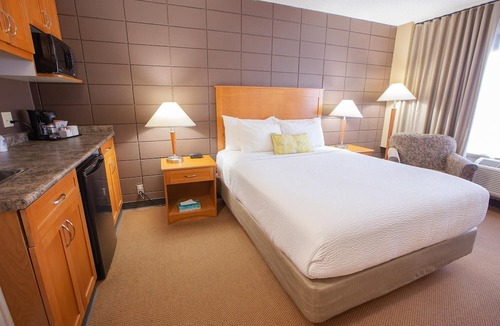 Bonnyville Hotel | The Neighbourhood Inn