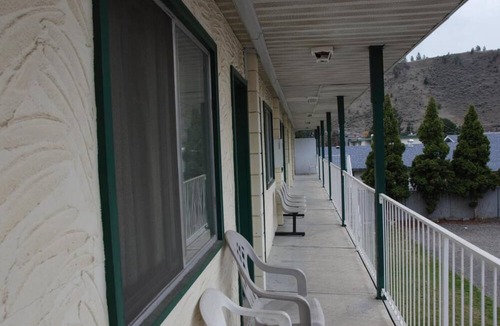 Valleyview Hotel | Trans Canada Motel