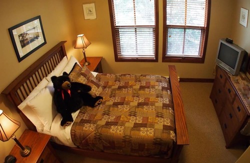 Sun Peaks Condo | Woodhaven #16 By Bear Country
