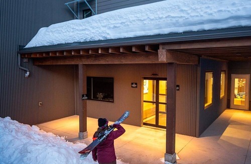 Rossland Hostel | Nowhere Special Hostel
