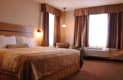 Sylvan Lake Hotel | Best Western Plus Chateau Inn Sylvan Lake