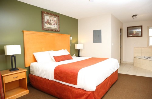 Southwest Edmonton Hotel | Chateau Motel