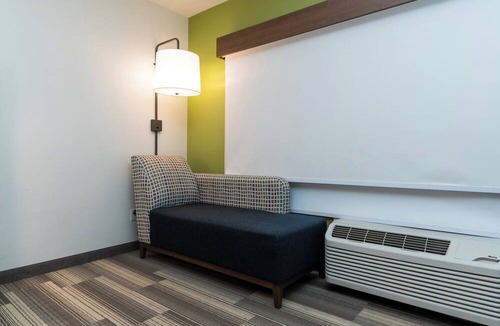 Southwest Edmonton Hotel | Holiday Inn Express & Suites Edmonton SW - Windermere by IHG