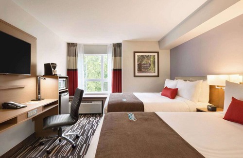 North Oyster Hotel | Microtel Inn & Suites by Wyndham Oyster Bay