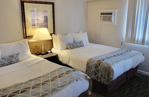 Central Okanagan Hotel | Recreation Inn & Suites