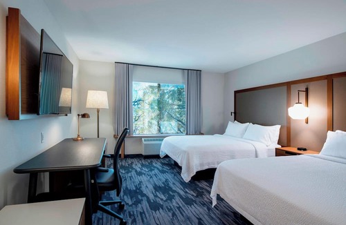Dilworth Mountain Estates Hotel | Fairfield Inn and Suites by Marriott Kelowna