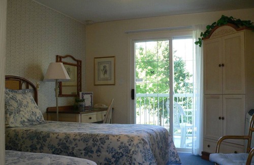 Savona Bed & Breakfast | Lakeside Country Inn