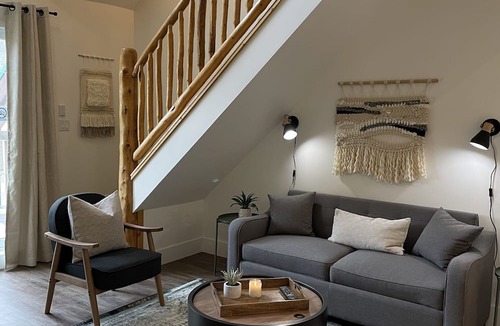 Waterton Park Hotel | Waterton Glacier Suites