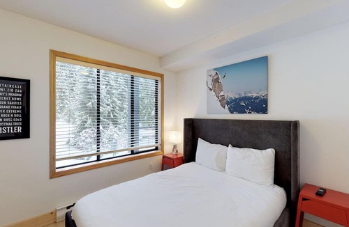 Upper Village Condo | Whistler Blackcomb VR at Powderhorn