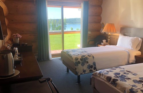Lac La Hache Bed & Breakfast | Cariboo Log Guest House
