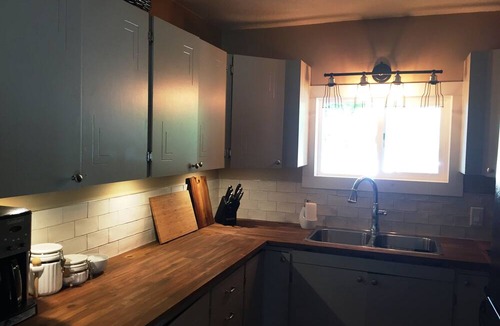Vernon Cottage | A cozy Okanagan cottage for your getaway