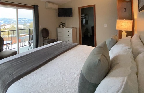 Okanagan-Similkameen House | Wesbert Winery & Guest Suites