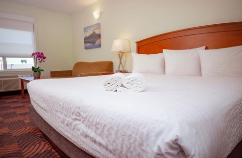 Southeast Calgary Hotel | Service Plus Inns and Suites Calgary
