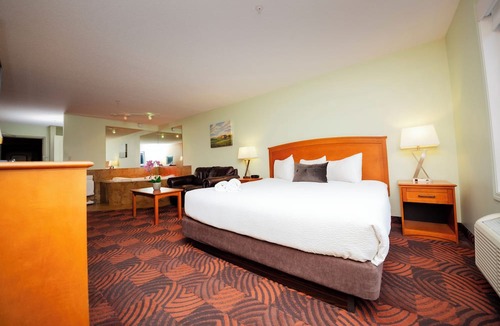 Southeast Calgary Hotel | Service Plus Inns and Suites Calgary