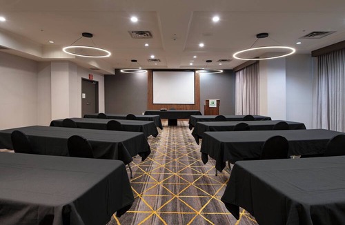 Kamloops Hotel | Holiday Inn Hotel & Suites Kamloops by IHG