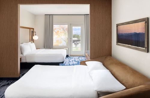 Westbank Hotel | Fairfield Inn & Suites by Marriott West Kelowna