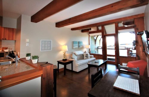 Ucluelet Condo | Seaside