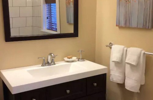 Prince George House | Luxury main floor suite, walk to Hospital, business and restaurant district