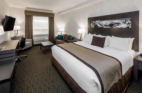 Revelstoke Hotel | Ramada by Wyndham Revelstoke