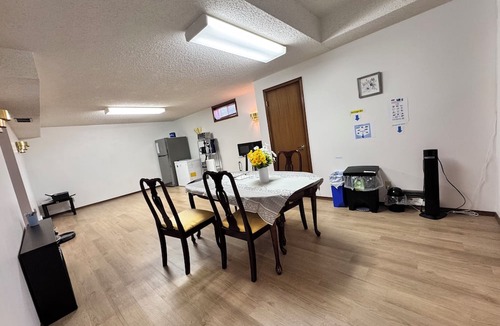 Northwest Calgary Bed & Breakfast | Sandstone Homestay