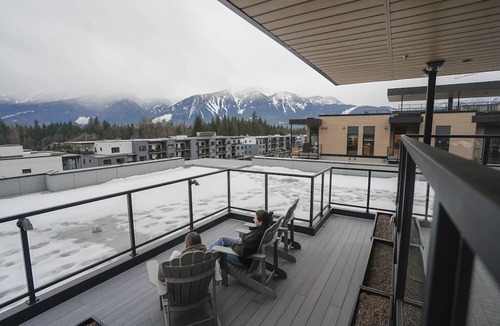 Revelstoke Condo | That 70s Chalet